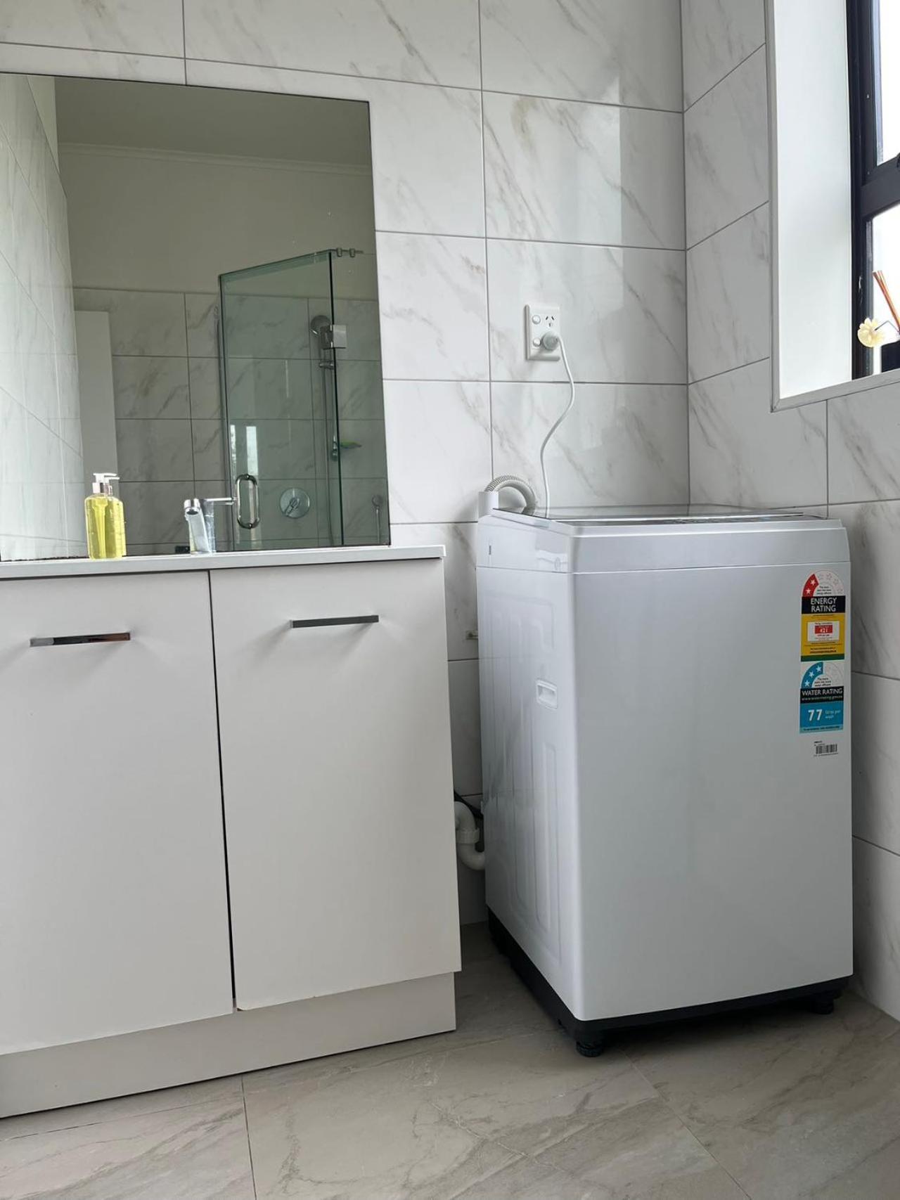 אוקלנד Totara Vale, Free Coffee, Parking And Wifi, Near Glenfield Mall And Highway 18,1 מראה חיצוני תמונה